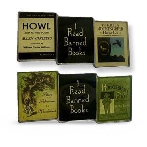 Two Pins - ‘I Read Banned Books’